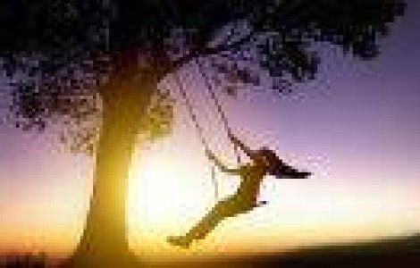 Leaganul de la marginea prapastiei. Ai avea curajul sa te dai in el