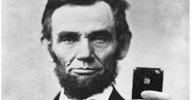 Super Comic: Daca personalitatile istorice ar fi avut cont pe Instagram