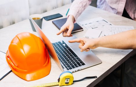 Optimizarea costurilor operaționale: Cum mentenanța preventivă a echipamentelor îți poate salva bugetul