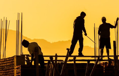 Dezvăluiri surprinzătoare: De ce angajatorii apelează la recrutări constante din Asia?