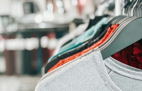 John Lewis și Fenty: Parteneriatul care schimbă regulile în beauty