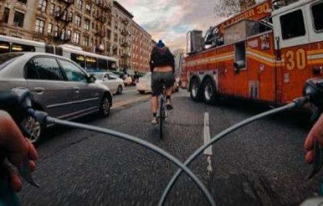 Ciclist in orasul care nu doarme. New York asa cum nu l-ai mai vazut