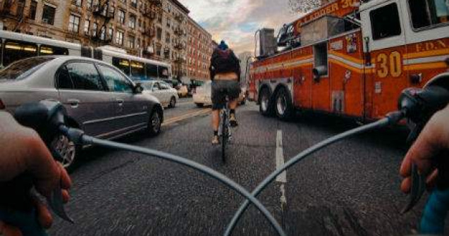 Ciclist in orasul care nu doarme. New York asa cum nu l-ai mai vazut