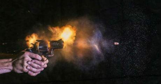 Momentul in care un glont iese din pistol in 15 imagini dementiale