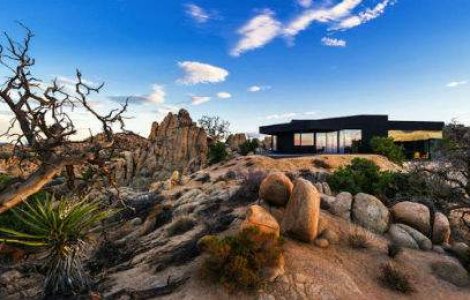 Casa excesiv de moderna din mijlocul desertului Mojave