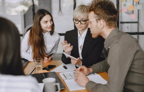 Dincolo de salariu: 4 factori de mediu care cresc productivitatea și starea de bine la birou