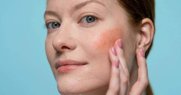 Fard de pudră sau blush lichid? Ce aleg româncele în 2025