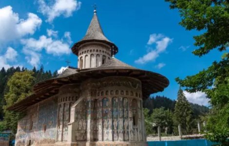 Legendele fascinante ale sfintelor mănăstiri din România: Putna, Voroneț, Moldovița și Cozia sunt moștenirile cele mai de preț
