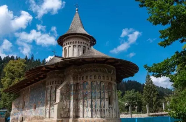 Legendele fascinante ale sfintelor mănăstiri din Rom&acirc;nia: Putna, Voroneț, Moldovița și Cozia sunt moștenirile cele mai de preț