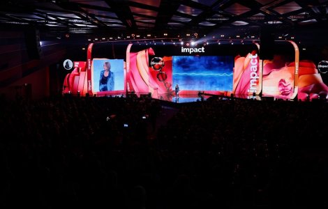 Michelle Obama la IMPACT București. JIDVEI, vinul oficial al celui mai important eveniment de business & tech din Europa de Sud-Est.