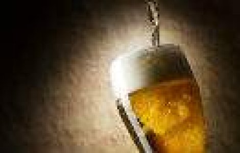 Consumul moderat de bere poate preveni instalarea dementei