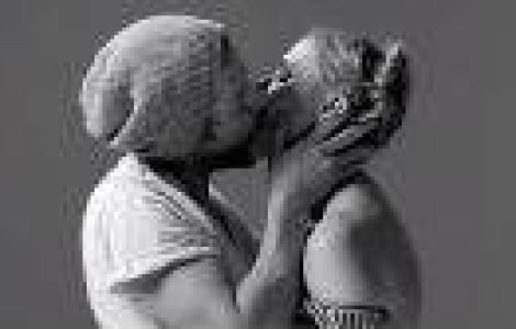 Atunci cand doi straini se saruta pentru prima data