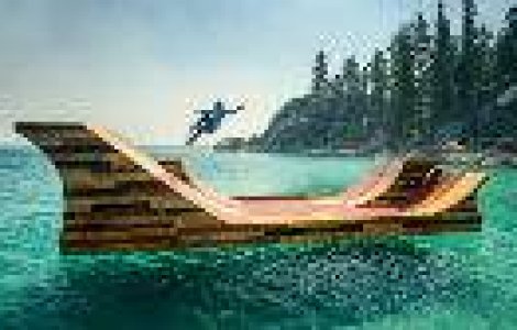 WOW: O rampa skateboard in mijlocul lacului