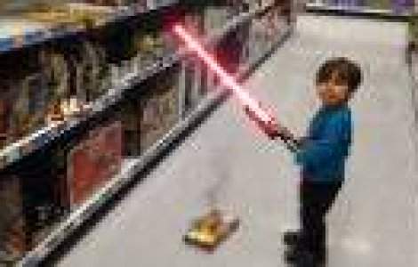  Top  Cel mai tare tata! Uite cum si-a transformat fiul in super erou