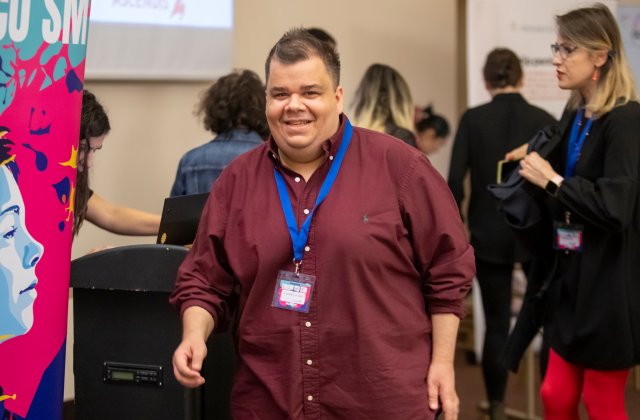 APAN lansează &bdquo;EduSMart&rdquo;: un program inovator pentru 100 de persoane cu scleroză multiplă, construit pe educație holistică și puterea comunității