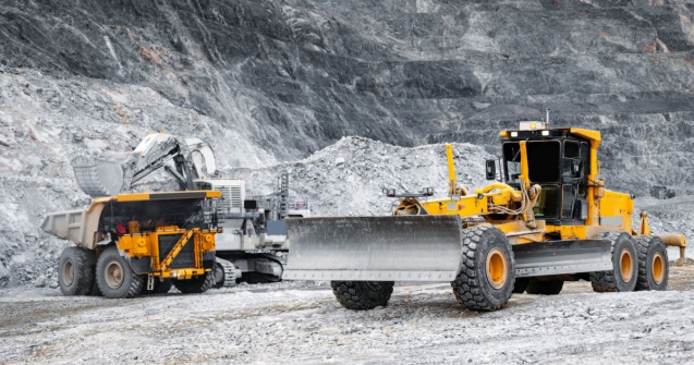 Extragerea pietrișului din cariere: pași esențiali pentru o muncă eficientă