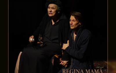 Regina Mamă, Comedie din...