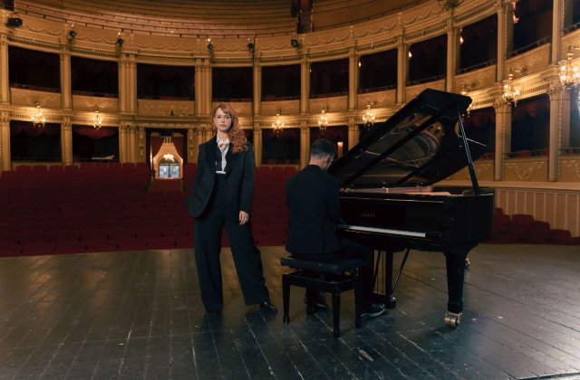 Feli lansează &bdquo;M&acirc;inile&rdquo;, piesa-balsam pentru sufletele &icirc;ndrăgostite