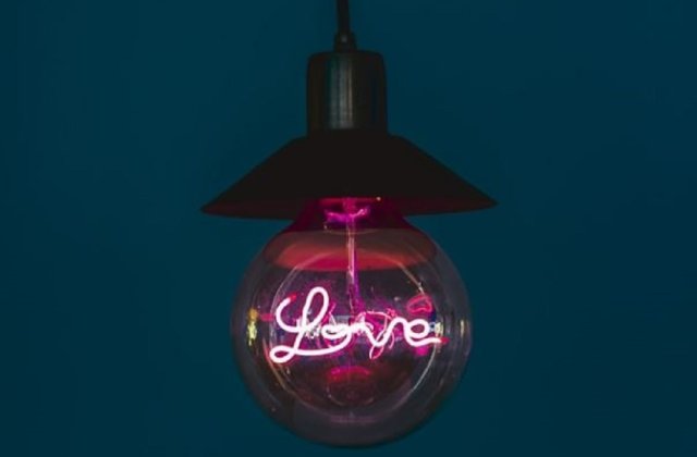 Cum alegi banda LED potrivită dacă vrei iluminat ieftin, dar de calitate