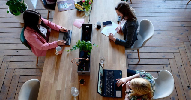 Biroul inteligent (Smart Office): 4 tehnologii care redefinesc modul de lucru