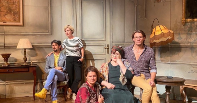 Început de noiembrie cu două comedii teatrale