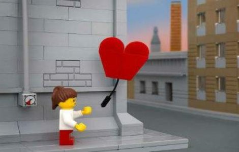 Arta lui Banksy recreata cu figurine Lego