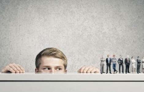 Salut! Sunt Facebook si vreau sa iti ascult conversatiile