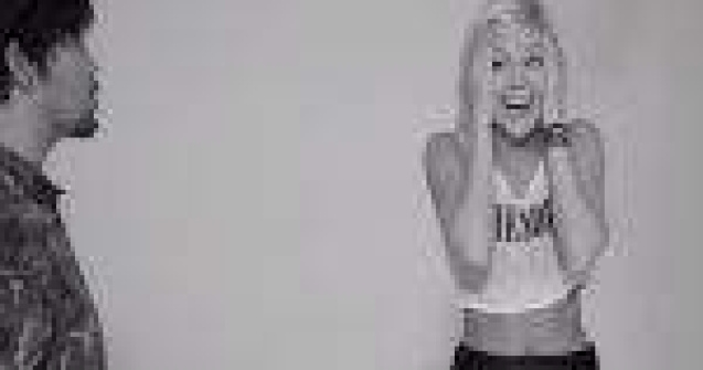 Prima palma: parodie ilara dupa clipul cu primul sarut