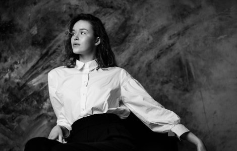 Eleganță fără efort: ghidul complet pentru purtarea cămășilor în ținute moderne