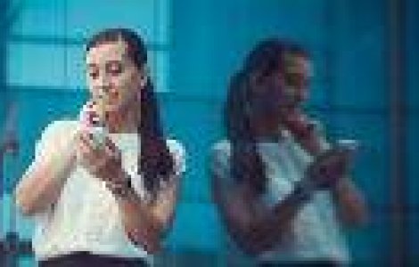 Aplicatii pe care orice femeie moderna trebuie sa le aiba in telefon