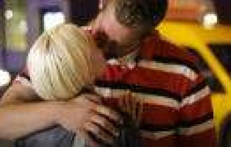 Joe, cersetorul care agata fete in fiecare seara