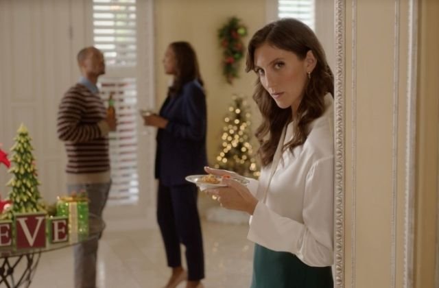 CU 5 SĂPTĂM&Acirc;NI &Icirc;NAINTE DE CRĂCIUN,  LA DIVA SE APRINDE LUMINA IUBIRII