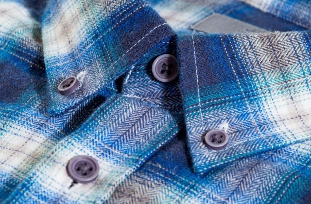 Cum să porți cămașa din l&acirc;nă iarna fără să te simți prea &icirc;ncărcat? 