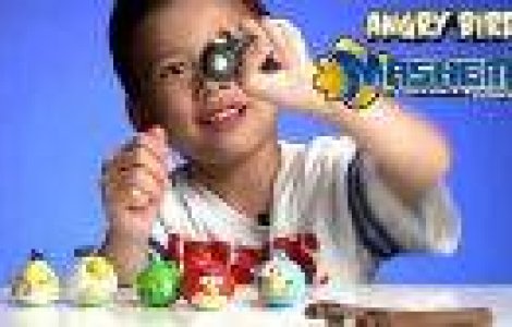 Un baietel de 8 ani face un milion de dolari anual postand pe YouTube