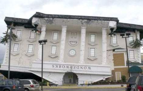  Top  TOP 7 constructii care sfideaza orice regula