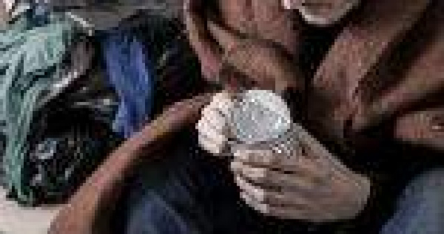 Cum schimba doi prieteni lumea cu o dubita si doua masini de spalat