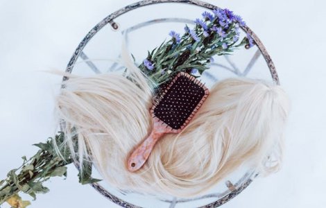 Dacă salonul e prea departe, aceste lucruri te vor ajuta de acasă