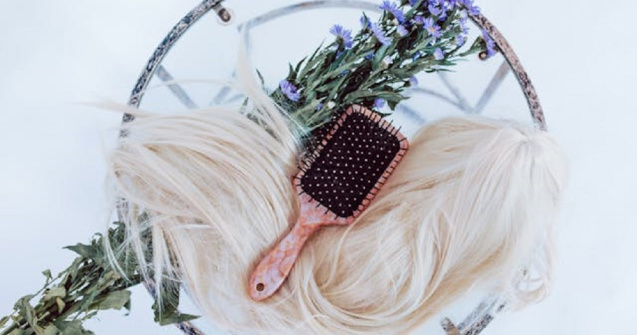 Dacă salonul e prea departe, aceste lucruri te vor ajuta de acasă