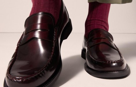 Cum să porți încălțăminte bărbați în culori puternice fără să...