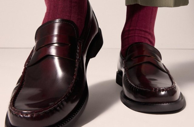 Cum să porți &icirc;ncălțăminte bărbați &icirc;n culori puternice fără să exagerezi: Secrete de stil