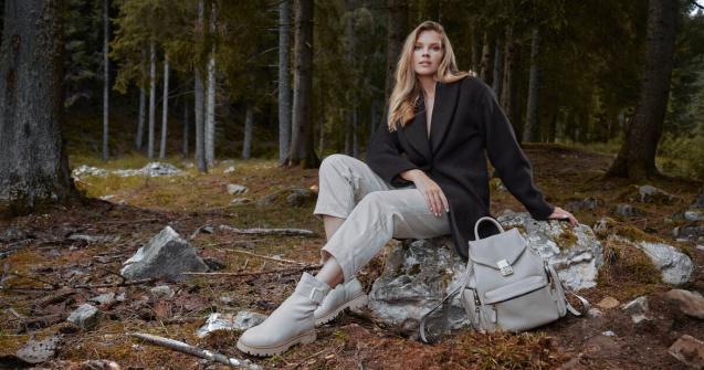 Ce porți la o cină de Crăciun acasă sau în familie: idei de ținute și accesorii