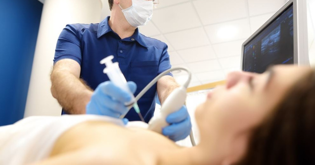 Când este recomandată o biopsie mamară și ce urmărește medicul