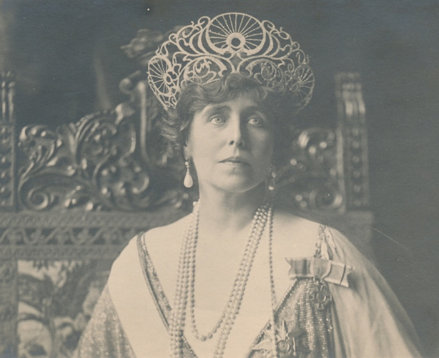 Cazinoul din Constanța și Art Safari prezintă expoziția EA: Regina și Marea