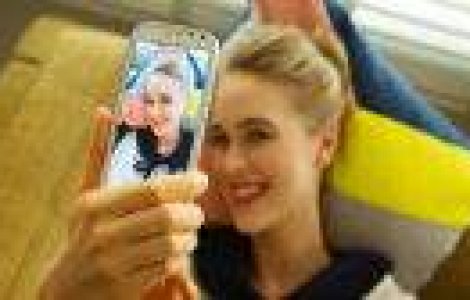 10 trucuri pentru selfie-uri de nota 10