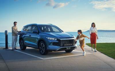 BYD lansează SEALION 5 DM-i,...