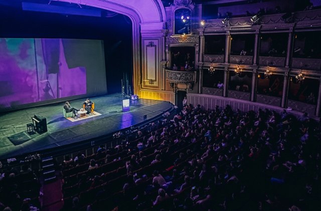 Lavinia B&acirc;rlogeanu despre &bdquo;iubirea care minte și ura care spune adevărul&rdquo; la Gala Bookzone 2026