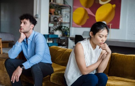 7 semne că ai lângă tine un bărbat imatur