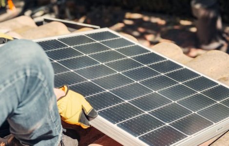 Eficiența energetică și rolul panourilor solare în locuințele moderne