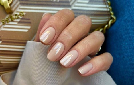 Modele de unghii: Laser Thread, trendul coreean care transformă lumina în artă pe unghii