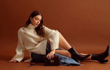 Rochia tricotată în 5 variante: cum o porți iarna fără să pară...